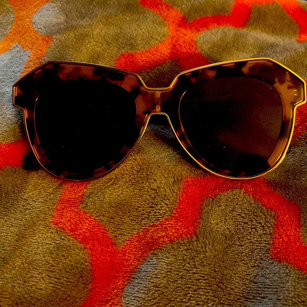 Karen Walker “one astronaut” tortoise shell sunglasses.NWOT&case w/warranty card